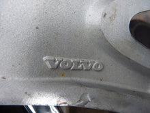 Laden Sie das Bild in den Galerie-Viewer, 1x Alufelge 18 Zoll 6.5&quot; 5x108 49ET 30736642 Volvo Rim Wheel