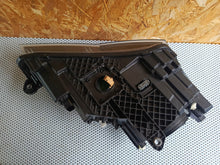 Laden Sie das Bild in den Galerie-Viewer, Frontscheinwerfer Skoda Superb III 3V1941015B Bi-Xenon Links Headlight