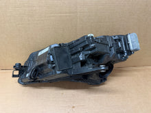 Laden Sie das Bild in den Galerie-Viewer, Frontscheinwerfer Skoda Superb III 3V1941016C Rechts Scheinwerfer Headlight SCH8649198256ia