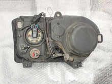 Laden Sie das Bild in den Galerie-Viewer, Frontscheinwerfer Chrysler 300c 04805761AK Links Scheinwerfer Headlight SCH8383840613bm