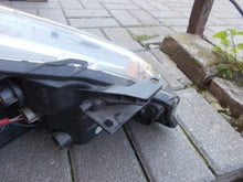 Load image into Gallery viewer, Frontscheinwerfer Toyota Yaris Links Scheinwerfer Headlight