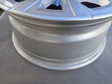 Laden Sie das Bild in den Galerie-Viewer, 1x Alufelge 17 Zoll 7.5" 5x112 30ET Glanz Silber 6883517 7915323 BMW 3 G21 G20 FEL5557671861fm