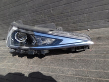 Load image into Gallery viewer, Frontscheinwerfer Hyundai Elantra Rechts Scheinwerfer Headlight