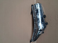 Laden Sie das Bild in den Galerie-Viewer, Frontscheinwerfer Toyota Corolla Rechts Scheinwerfer Headlight SCH1782575457gr