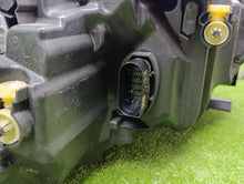 Laden Sie das Bild in den Galerie-Viewer, Frontscheinwerfer Skoda Octavia IV 5E4941035 LED Links Scheinwerfer Headlight SCH1023103043ih