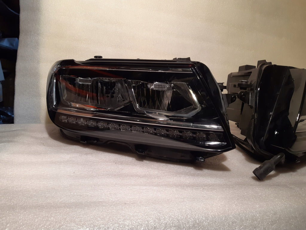 Frontscheinwerfer VW Tiguan 5NB941035B Ein Stück (Rechts oder Links) Headlight