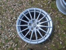 Laden Sie das Bild in den Galerie-Viewer, 4x Alufelge 17 Zoll 7.5" 5x112 29ET Glanz Silber 8W0601025E Audi Allroad FEL3232247530jj