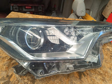Laden Sie das Bild in den Galerie-Viewer, Frontscheinwerfer Toyota Chr 81110-F4031-00 LED Rechts Scheinwerfer Headlight