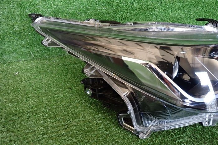 Frontscheinwerfer Toyota Corolla 8111002T3100 Rechts Scheinwerfer Headlight SCH2653628408za