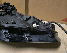 Laden Sie das Bild in den Galerie-Viewer, Frontscheinwerfer Audi A3 8V0941005 Xenon Links Scheinwerfer Headlight SCH7438964756nv