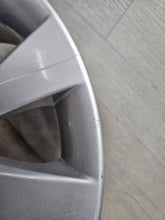 Laden Sie das Bild in den Galerie-Viewer, 1x Alufelge 17 Zoll 7.5" 5x120 37ET Glanz Silber 6796240 BMW 3 E91 E90 Rim Wheel FEL1044747964df