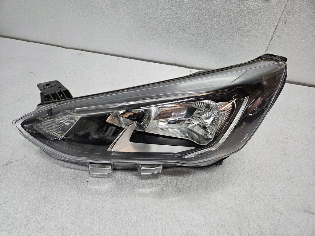 Frontscheinwerfer Ford Focus MX7B-13E015-CD Links Scheinwerfer Headlight SCH2194762778wz