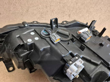 Laden Sie das Bild in den Galerie-Viewer, Frontscheinwerfer Mazda 6 Gj 10065033 LED Ein Stück (Rechts oder Links)