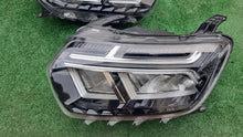 Laden Sie das Bild in den Galerie-Viewer, Frontscheinwerfer Dacia Duster 260602287R 260101613R Rechts oder Links