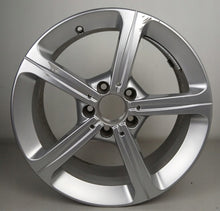Laden Sie das Bild in den Galerie-Viewer, 1x Alufelge 17 Zoll 6.5" 5x112 44ET Glanz Silber A1774011200 Mercedes-Benz FEL5940713825ay