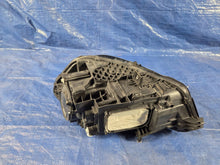 Laden Sie das Bild in den Galerie-Viewer, Frontscheinwerfer Mercedes-Benz Cla X118 C118 A1189068400 LED Rechts Headlight SCH4216381634hy
