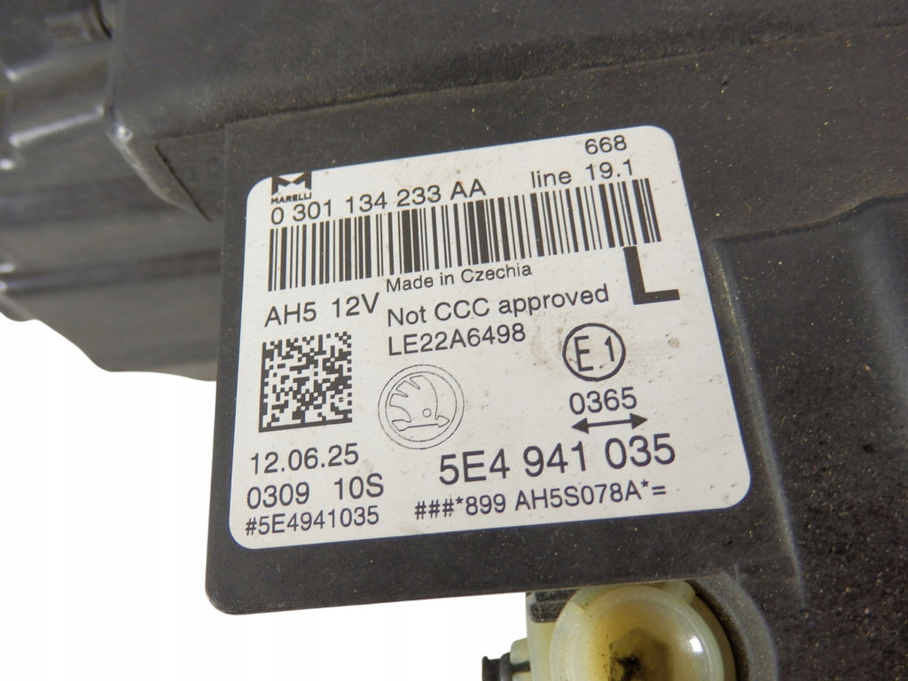 Frontscheinwerfer Skoda Octavia IV 5E4941035 LED Links Scheinwerfer Headlight SCH4037143950na