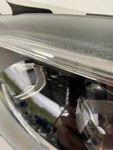 Laden Sie das Bild in den Galerie-Viewer, Frontscheinwerfer Mercedes-Benz W246 A2469066901 Links Scheinwerfer Headlight SCH2123074186es