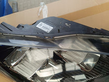 Laden Sie das Bild in den Galerie-Viewer, Frontscheinwerfer Ford Kuga LV4B-13E014-FE 20244B-13E014-FE LED Rechts Headlight SCH3275408486be