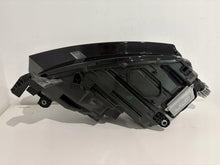 Laden Sie das Bild in den Galerie-Viewer, Frontscheinwerfer Skoda Octavia IV 5E4941015B LED Ein Stück (Rechts oder Links) SCH7357737334ft