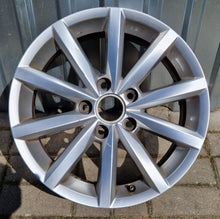 Load image into Gallery viewer, 1x Alufelge 16 Zoll 6.5&quot; 5x112 46ET Glanz 5G0601025BQ Vw Rim Wheel