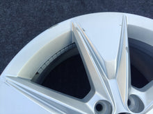 Load image into Gallery viewer, 1x Alufelge 18 Zoll 7.5" 5x108 50 5ET Glanz Silber 31680200 Volvo Xc60 Ii FEL9532848349aq