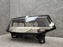 Laden Sie das Bild in den Galerie-Viewer, Frontscheinwerfer Audi Q2 81A941012 LED Rechts Scheinwerfer Headlight SCH5751787263qe