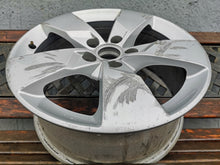 Load image into Gallery viewer, 1x Alufelge 17 Zoll 7.0&quot; 5x112 47ET Glanz Silber 8S0601025J Audi Tt Rim Wheel