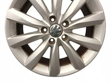 Load image into Gallery viewer, 1x Alufelge 17 Zoll 7.0" 5x112 43ET Glanz Silber 5N0601025 VW Tiguan Rim Wheel FEL6576625828ev