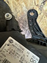 Laden Sie das Bild in den Galerie-Viewer, Frontscheinwerfer Renault Kadjar 260104607R 260602051R Ein Satz Headlight SCH2173756939en