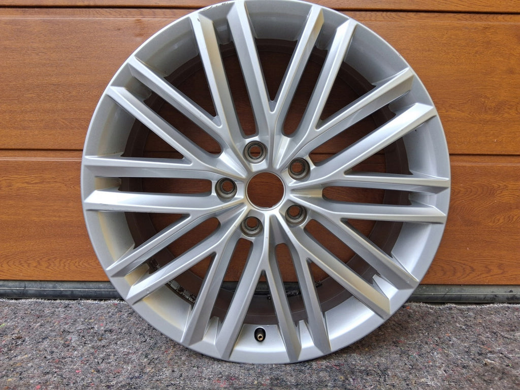 1x Alufelge 18 Zoll 7.0" 5x112 45ET Glanz Silber 575601025D Seat Ateca Rim Wheel FEL5458151878zx