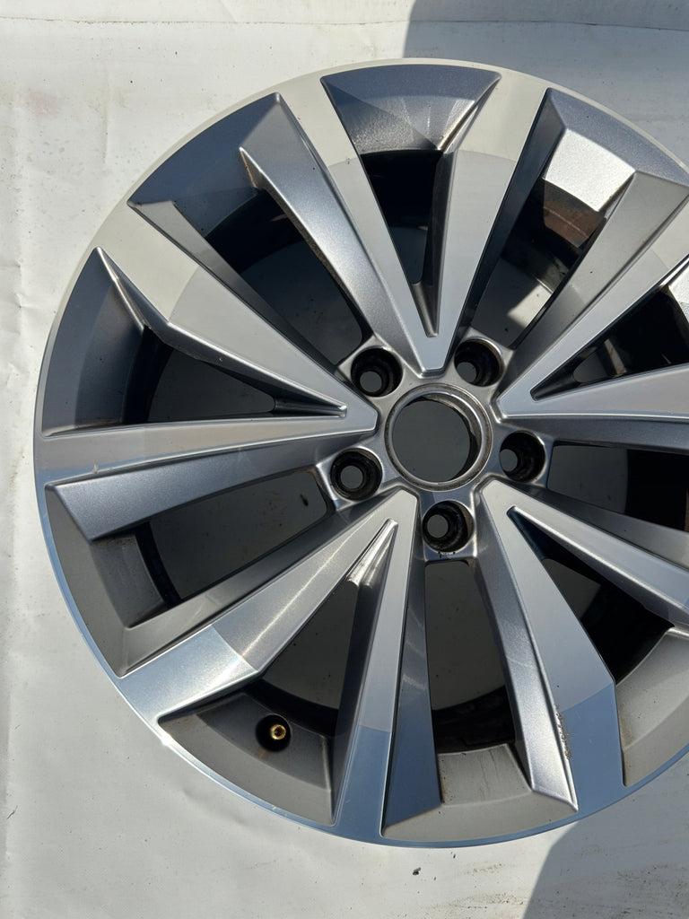 1x Alufelge 17 Zoll 7.0" 5x112 45ET Glanz 2GA601025K VW T-Roc Rim Wheel FEL2765796416cn
