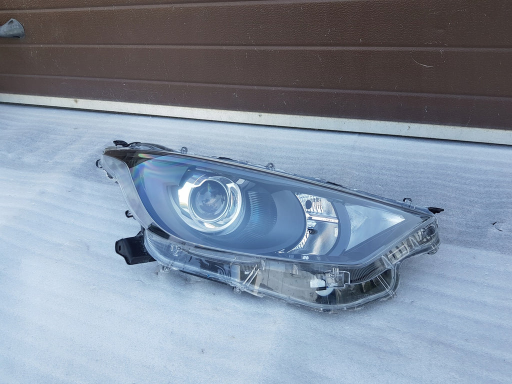 Frontscheinwerfer Toyota Yaris K0-6EU Rechts Scheinwerfer Headlight SCH3418184870dm