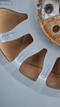 Load image into Gallery viewer, 1x Alufelge 15 Zoll 6.0" 4x98 35ET Silber 51906889 51939106 51850255 Fiat 500 FEL8482836059js
