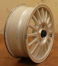 Laden Sie das Bild in den Galerie-Viewer, 1x Alufelge 15 Zoll 6.0&quot; 5x112 45ET 447601025E Audi 100 Rim Wheel