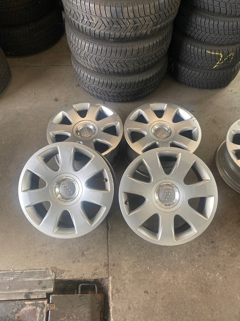 4x Alufelge 16 Zoll 7.0" 5x112 42ET Glanz Silber 8H0601025E Audi Rim Wheel