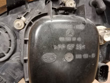 Laden Sie das Bild in den Galerie-Viewer, Frontscheinwerfer Mercedes-Benz W163 1638200749 Ein Stück (Rechts oder Links)