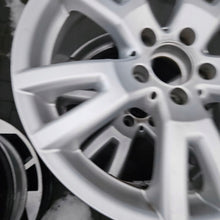 Load image into Gallery viewer, 1x Alufelge 17 Zoll 7.5" 5x112 47ET Glanz Silber A2044015802 Mercedes-Benz W204 FEL6722996066sr