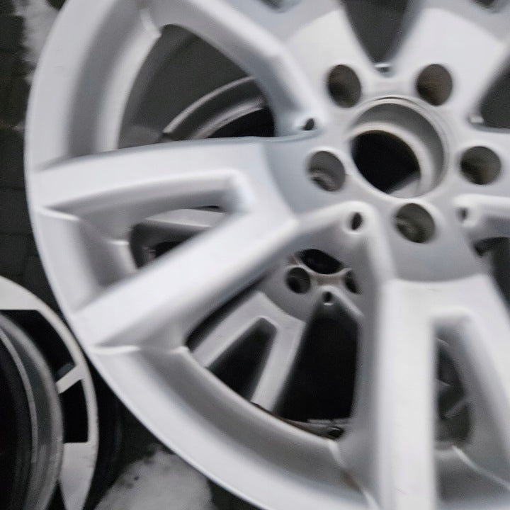 1x Alufelge 17 Zoll 7.5" 5x112 47ET Glanz Silber A2044015802 Mercedes-Benz W204 FEL6722996066sr