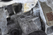 Load image into Gallery viewer, Motor BMW X1 E84 N47D20C 2.0 143PS 105kW 144TKm 2014 Diesel Engine Unkomplett