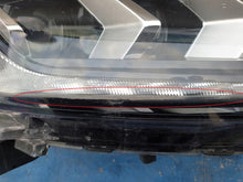 Laden Sie das Bild in den Galerie-Viewer, Frontscheinwerfer Mitsubishi Outlander III 301D3-32 EGM921-21E20 LED Rechts