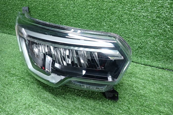 Frontscheinwerfer Renault Trafic 260102899R Rechts Scheinwerfer Headlight SCH6409725714ck