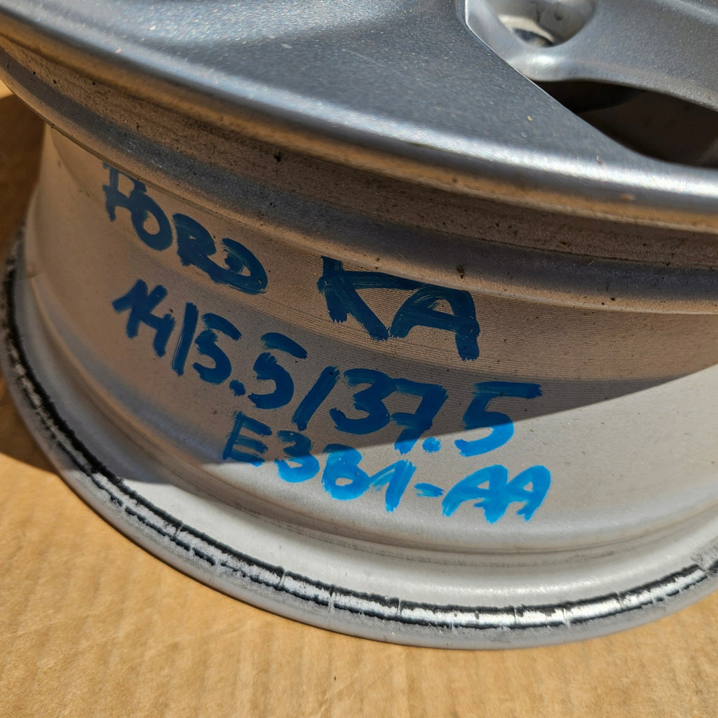 1x Alufelge 14 Zoll 5.5" 4x108 37 5ET Glanz Silber Ford Fiesta Rim Wheel FEL9128751484zm