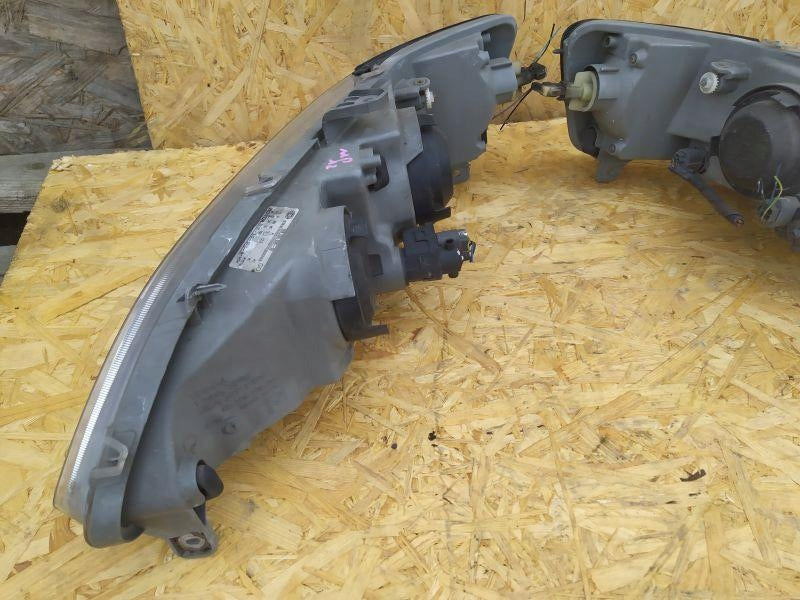 Frontscheinwerfer Honda Accord VI 1EB236036-01 Ein Stück (Rechts oder Links)