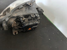 Laden Sie das Bild in den Galerie-Viewer, Frontscheinwerfer Seat Exeo 3R1941007E Xenon Ein Stück (Rechts oder Links)