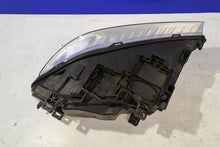 Laden Sie das Bild in den Galerie-Viewer, Frontscheinwerfer Volvo Xc70 II 31353325 Rechts Scheinwerfer Headlight