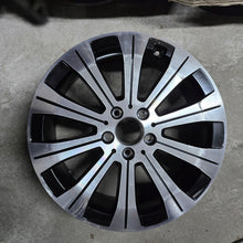 Laden Sie das Bild in den Galerie-Viewer, 1x Alufelge 18 Zoll 6.5" 5x114.3 44 5ET A2434010000 Mercedes-Benz Eqa Eqb FEL6137975015uv