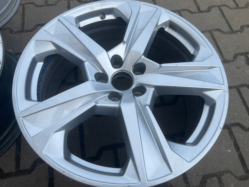 1x Alufelge 19 Zoll 8.0" 5x112 27ET Glanz Silber 4K8601025 Audi Rim Wheel