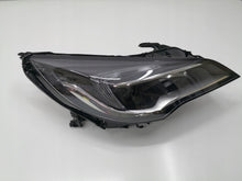 Load image into Gallery viewer, Frontscheinwerfer Opel Astra 7960400002 39077801 LED Rechts Headlight