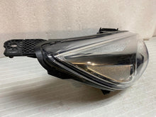 Laden Sie das Bild in den Galerie-Viewer, Frontscheinwerfer Ford Focus F1EB-13D154-AG Xenon Rechts Scheinwerfer Headlight SCH8057066810tu